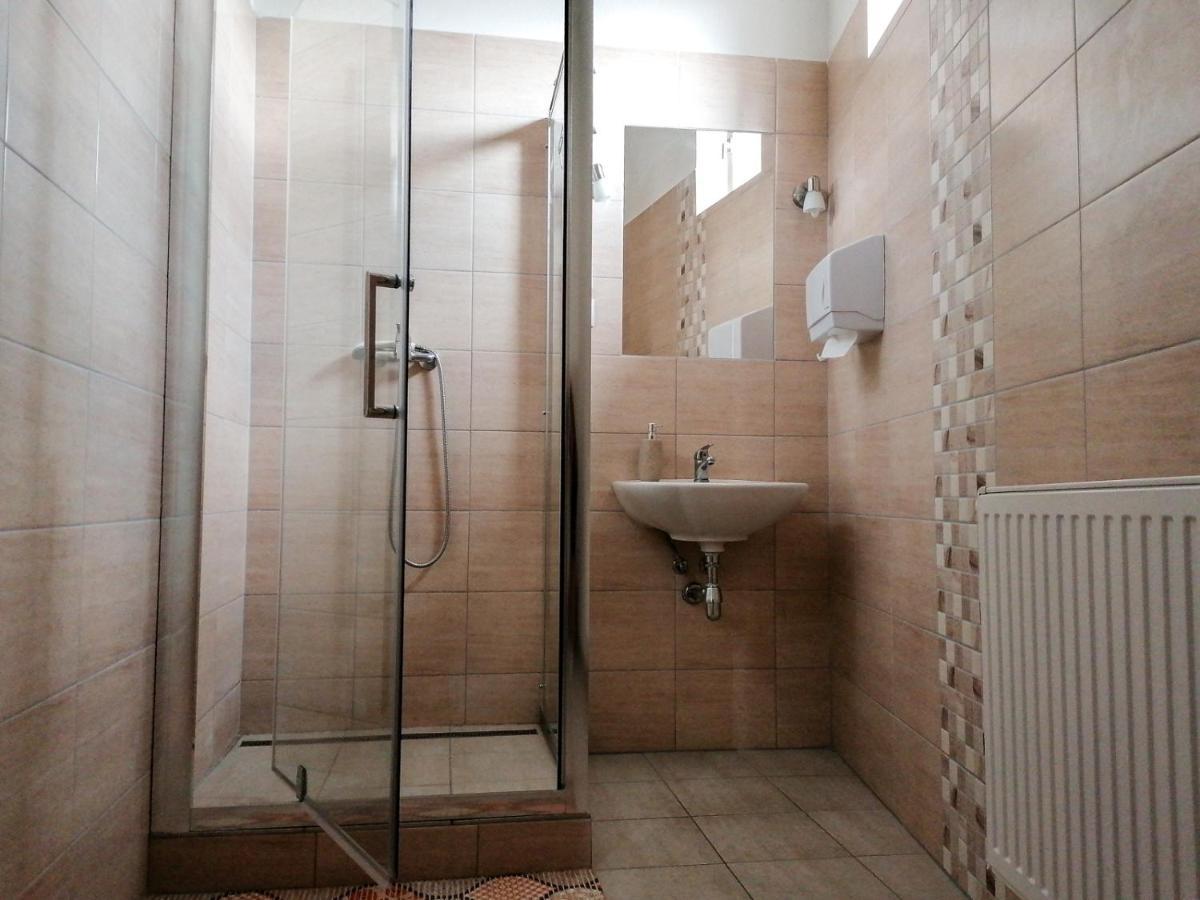 Hostel Vodna 1 Kosice Luaran gambar