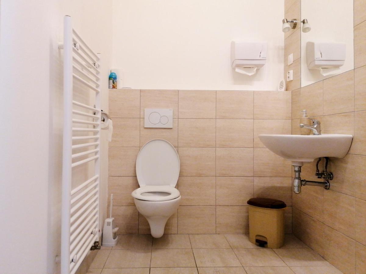 Hostel Vodna 1 Kosice Luaran gambar