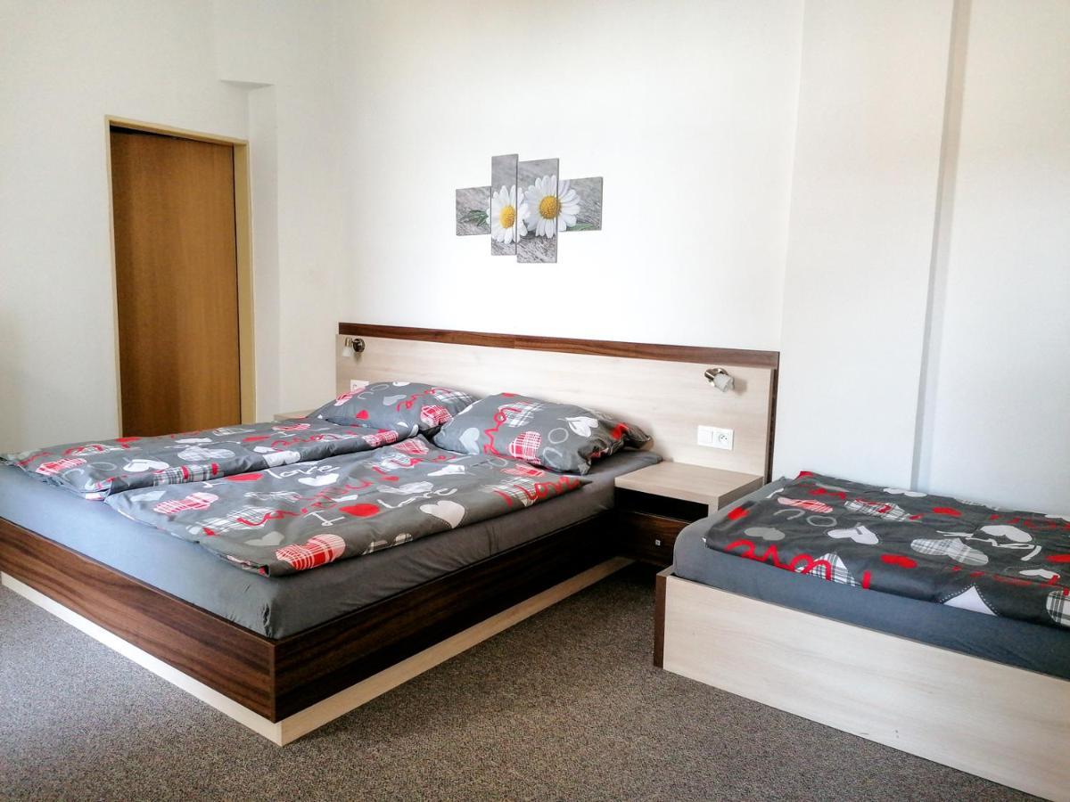 Hostel Vodna 1 Kosice Luaran gambar